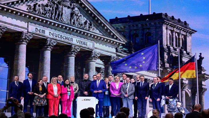 Friedrich Merz and other German election candidates at the Reichstag
